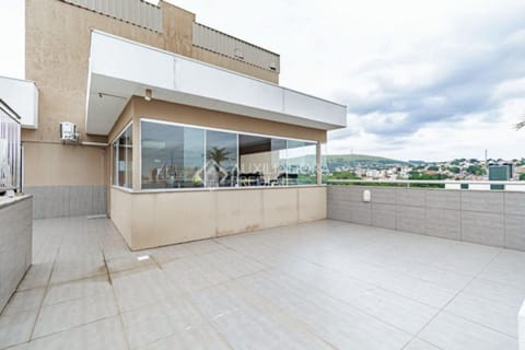 Image 7 - 233400
