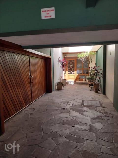 Image 4 - 242642