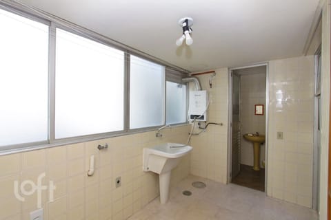 Image 19 - 243277