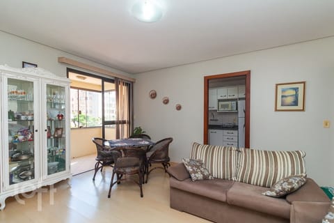 Image 21 - 244031