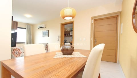 Image 4 - 244039