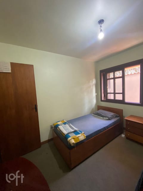 Image 1 - 255767