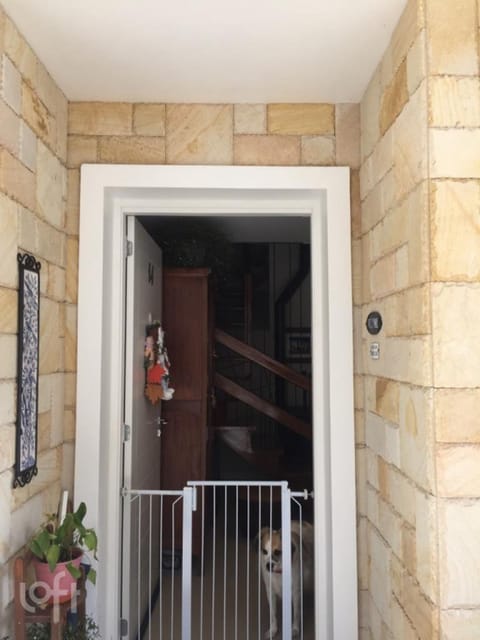 Image 21 - 255780