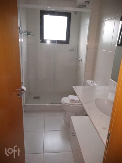 Image 9 - 255881