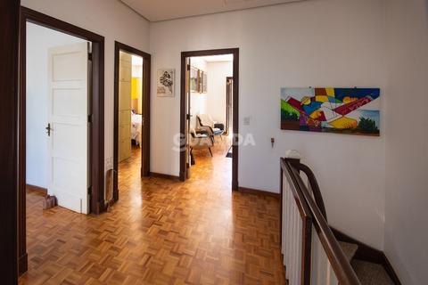 Image 32 - 257736
