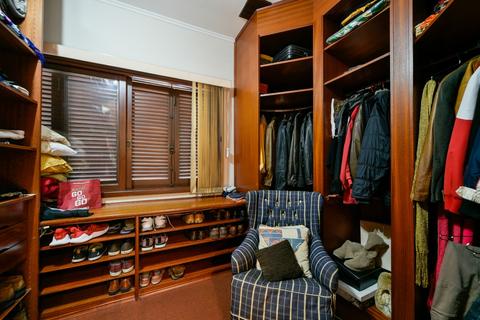 Image 21 - 259008