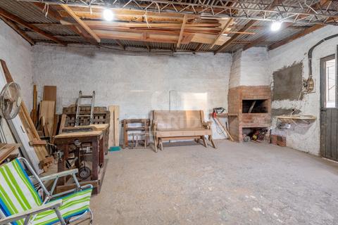Image 24 - 260030