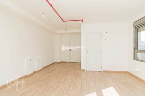 Image 21 - 266018