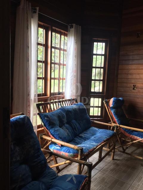 Image 25 - 275400